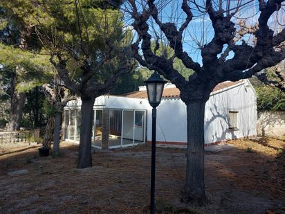 Vista exterior de Finca rústica en venda en Valls amb Terrassa i Piscina