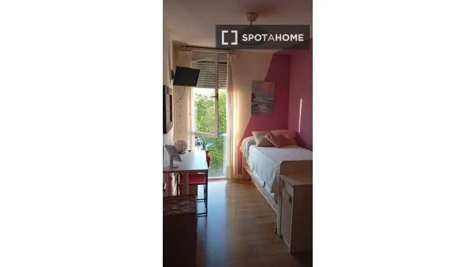 Schlafzimmer von Wohnung zur untervermieten in Sevilla mit Klimaanlage, Terrasse und Möbliert