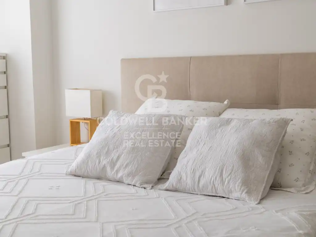 Bedroom of Flat for sale in Valencia  with Air Conditioner, Terrace and Community pool