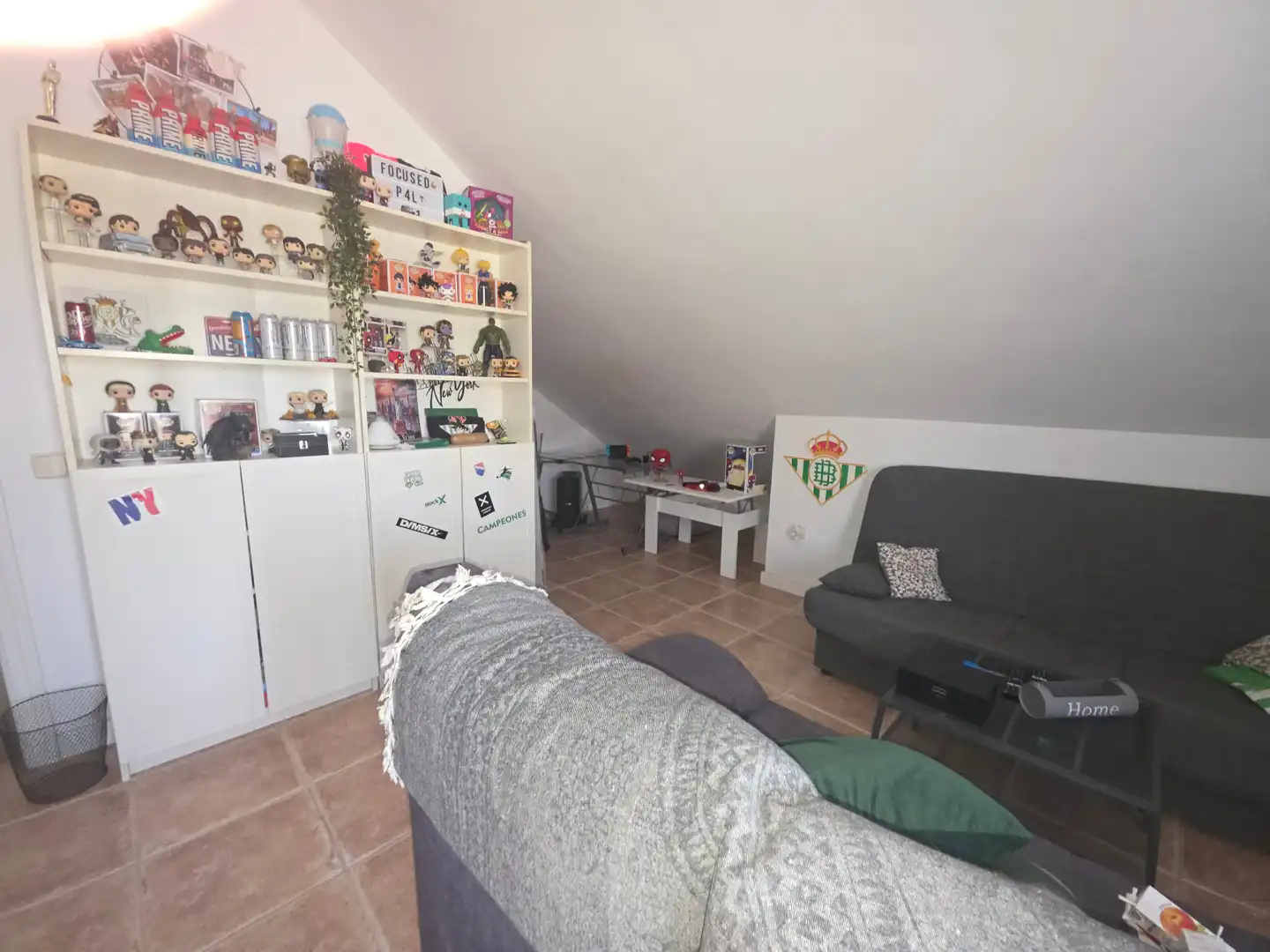 Sala de estar de Casa adosada en venta en Montequinto con Aire acondicionado, Calefacción y Jardín privado