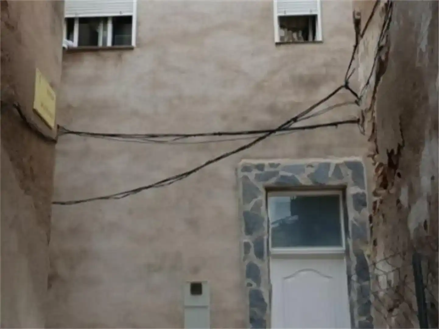Vista exterior de Casa adosada en venda en Tortosa amb Balcó