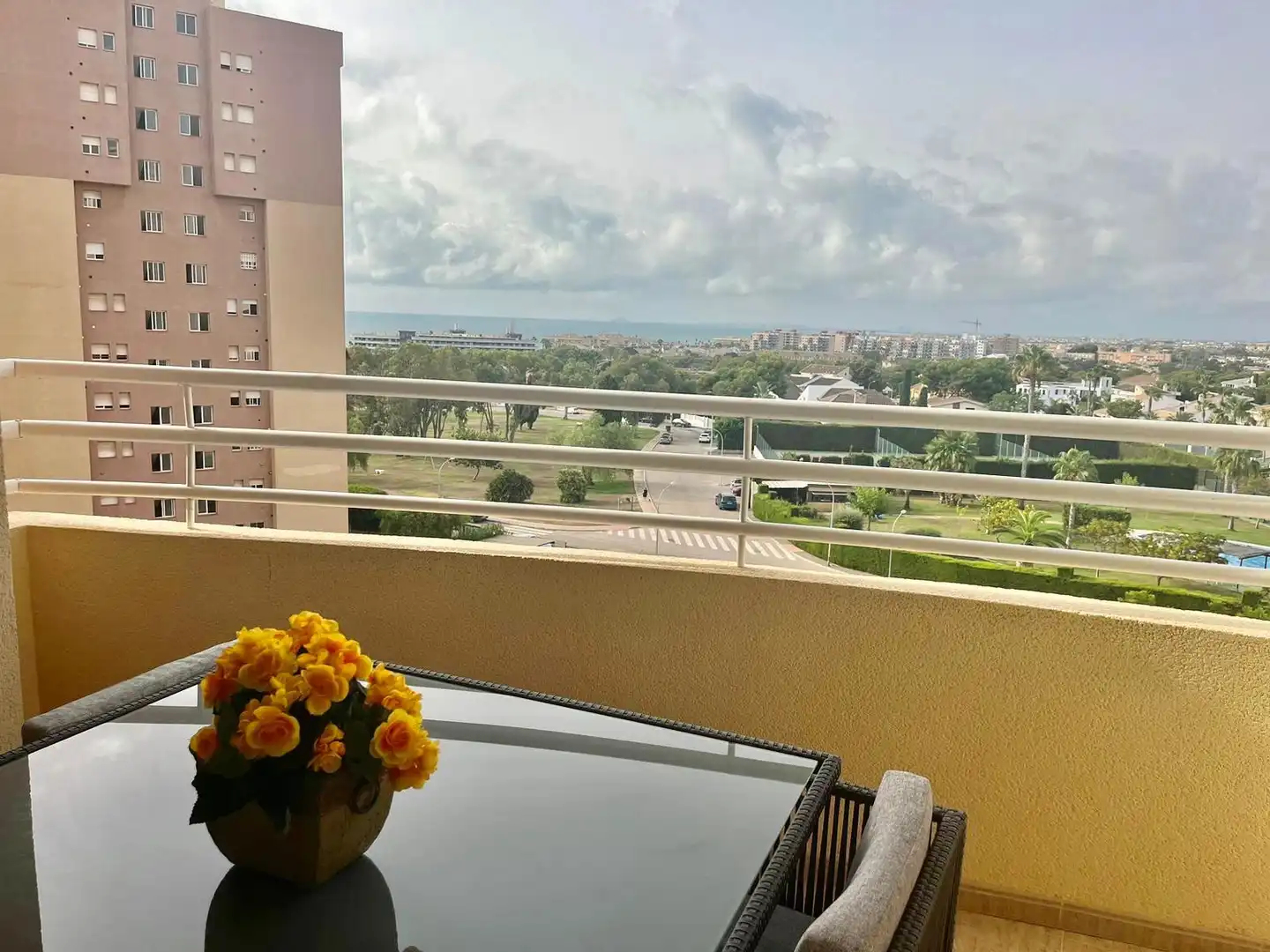 Apartamento con piscina en alquiler en Orihuela Costa