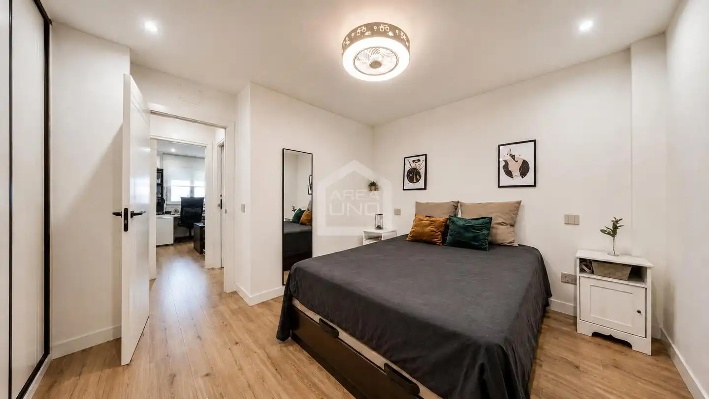 Bedroom of Flat for sale in Alcorcón  with Air Conditioner, Heating and Swimming Pool