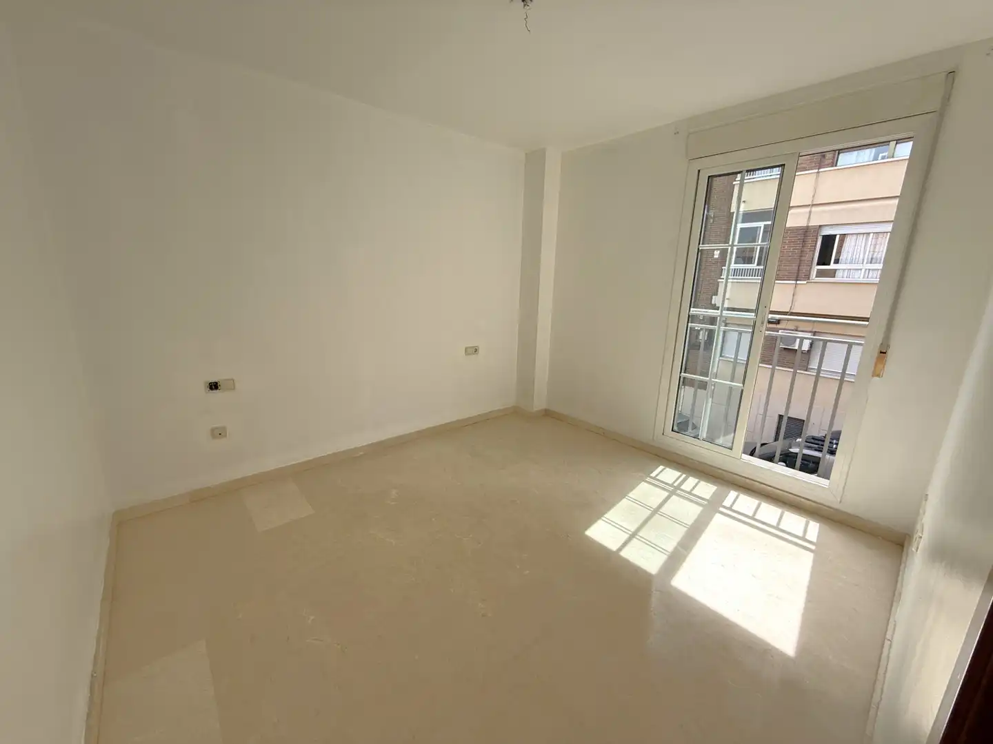 Habitación de Casa adosada en venta en Torrent con Terraza, Trastero y Piscina comunitaria