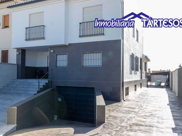 Xalet amb balcó en venda a El Torreón - Cortijo Pretel