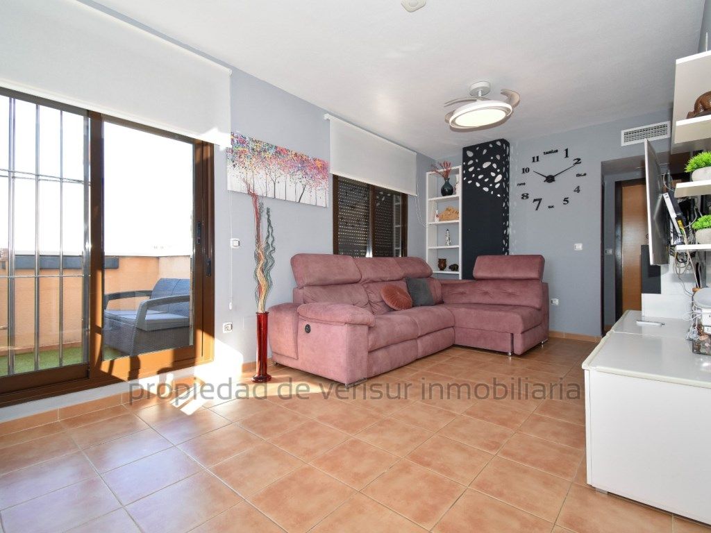 Sala d'estar de Àtic en venda en Águilas amb Aire condicionat, Terrassa i Piscina