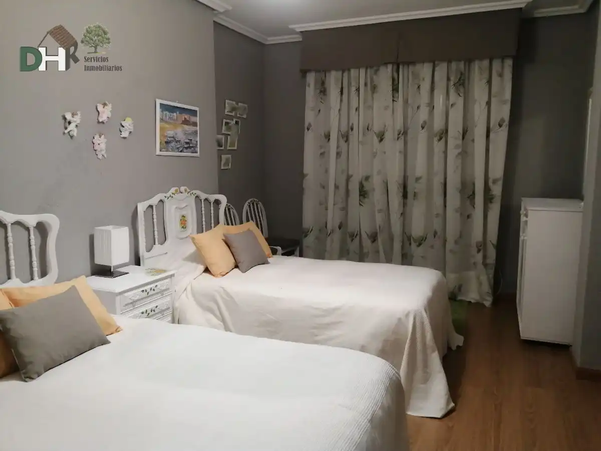 Chalet con piscina en venta en Sierra de Fuentes, imagen 8