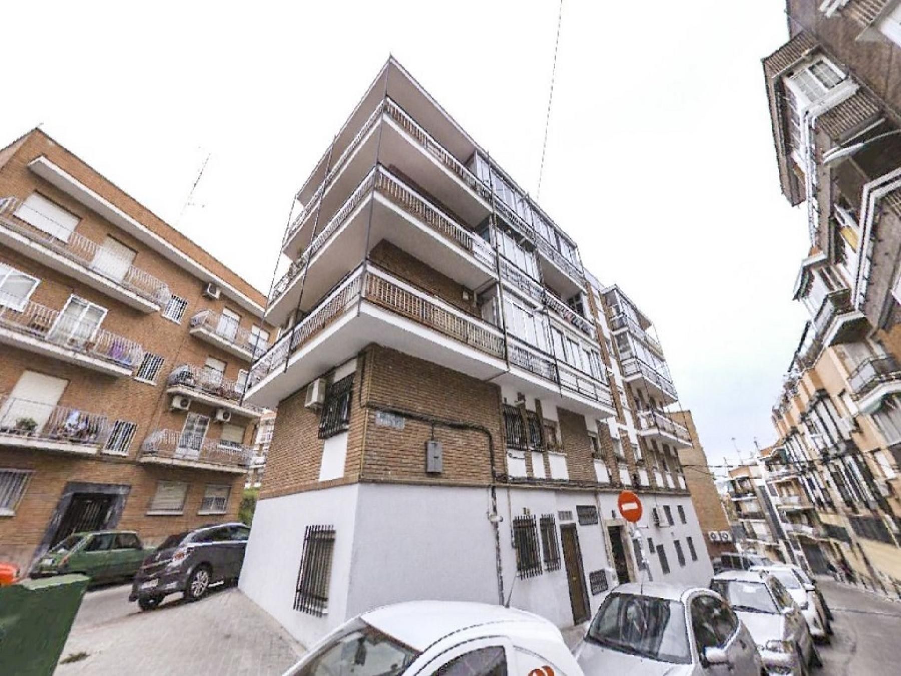 Vista exterior de Piso en venta en  Madrid Capital