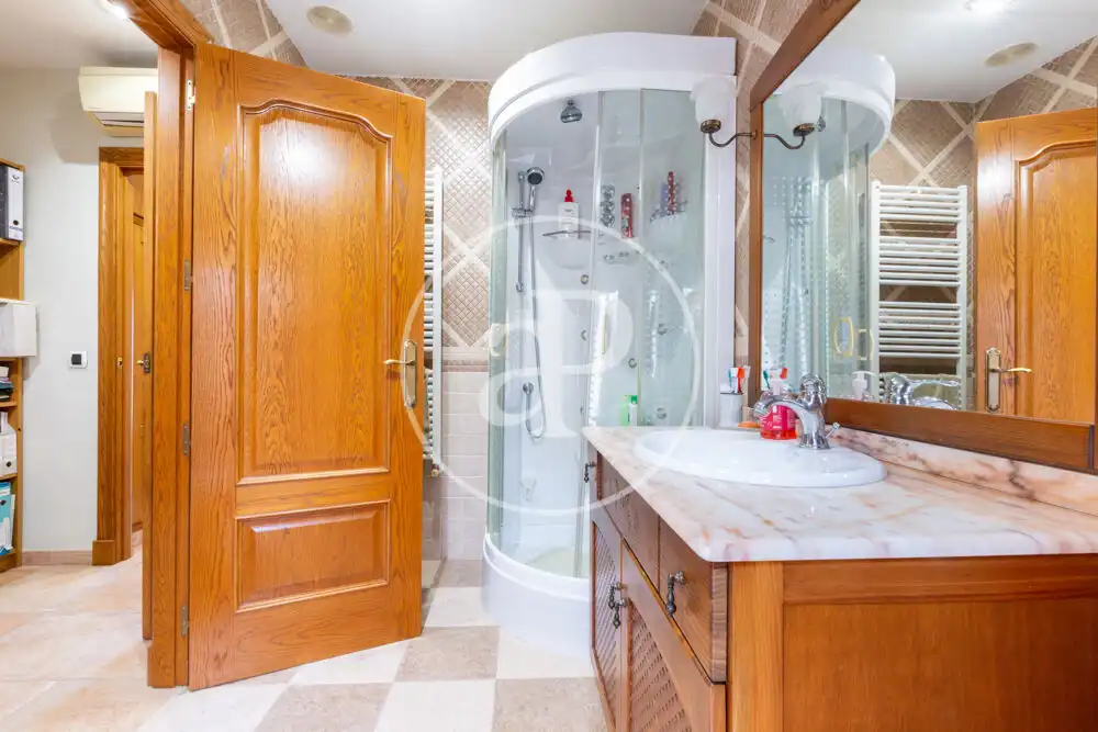 Baño de Casa o chalet en venta en Sagunto / Sagunt con Aire acondicionado, Calefacción y Jardín privado