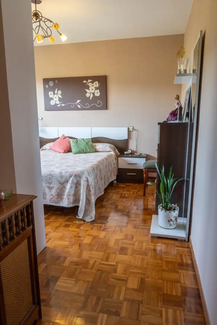 Dormitori de Casa o xalet en venda en Gijón  amb Calefacció, Jardí privat i Terrassa