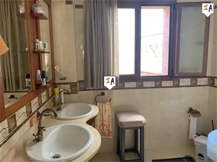 Baño de Casa adosada en venta en Villanueva de la Concepción con Terraza, Trastero y Piscina
