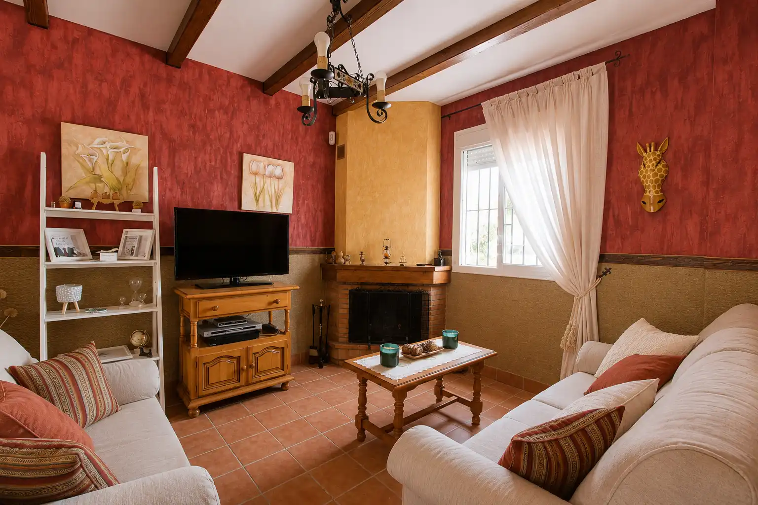 Sala d'estar de Casa adosada en venda en Zahara amb Moblat, TV i Balcó