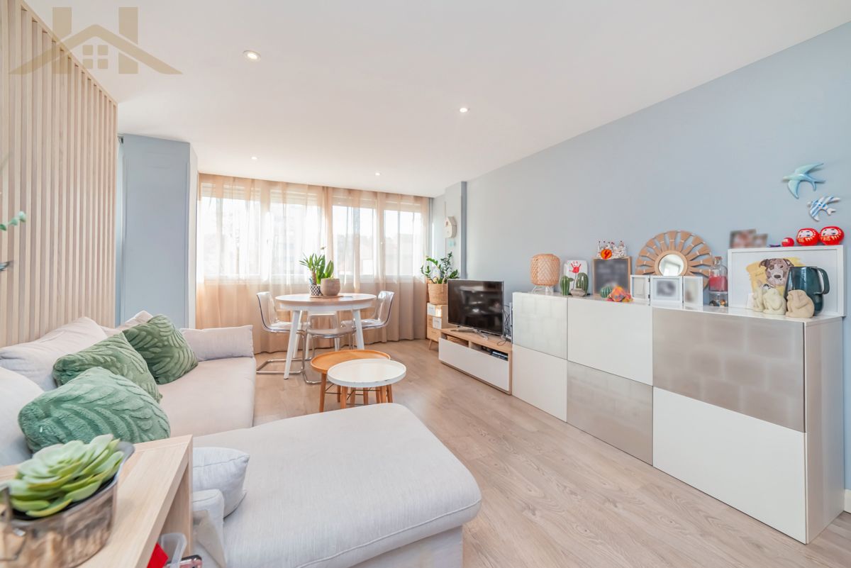 Living room of Flat for sale in Alcorcón  with Air Conditioner, Heating and Furnished