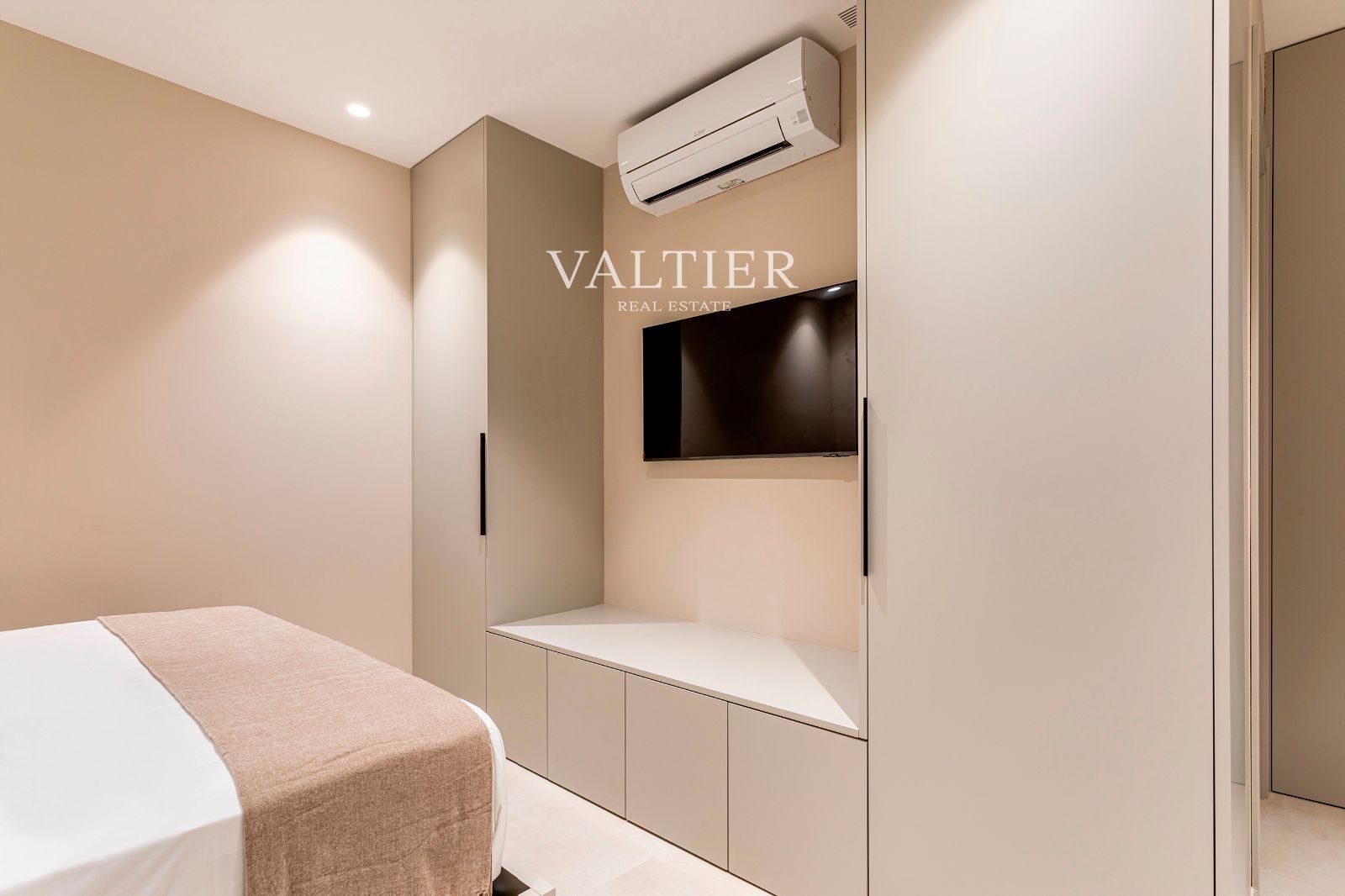 Dormitori de Pis de lloguer en  Valencia Capital amb Aire condicionat, Calefacció i Moblat