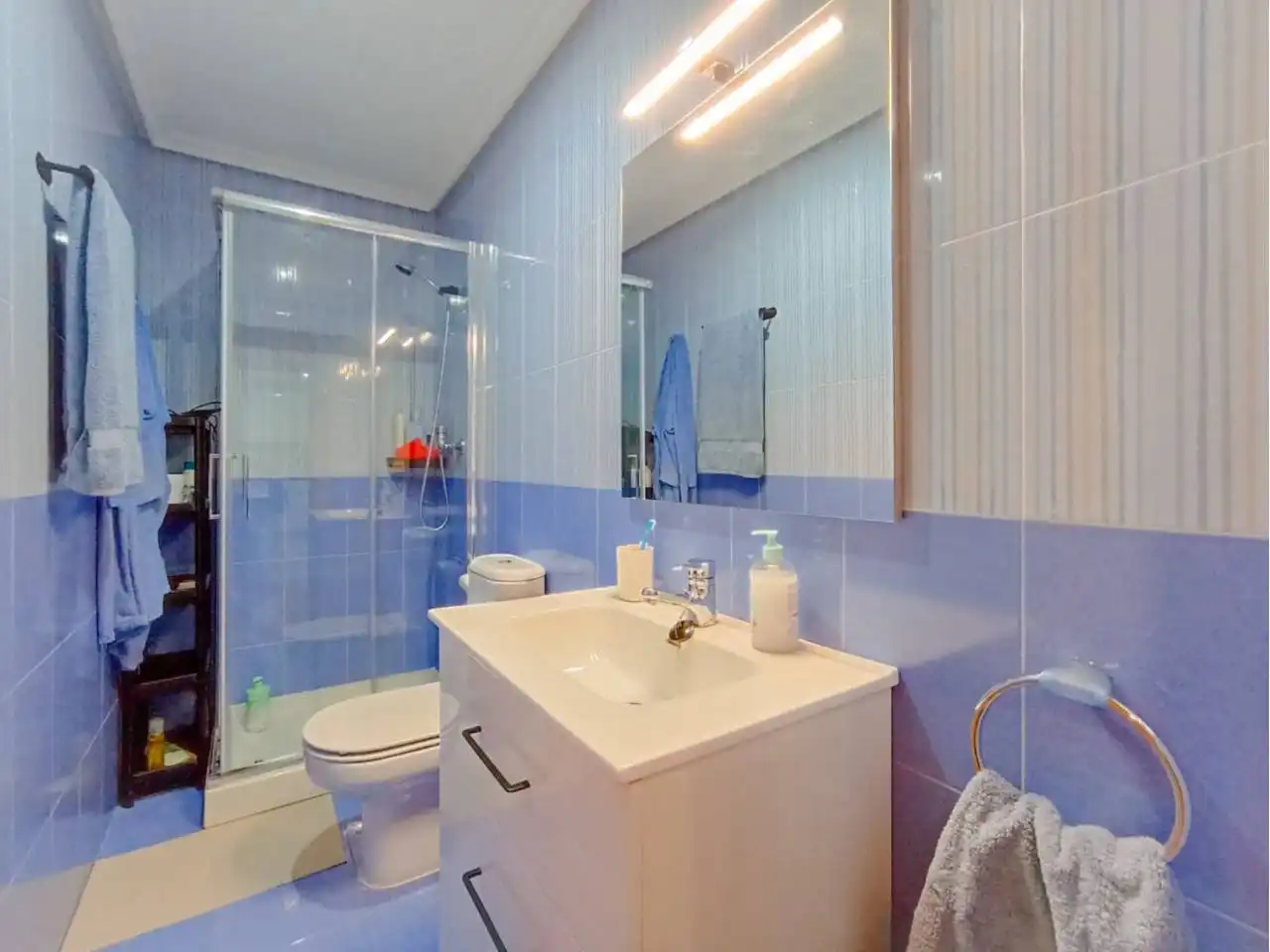 Bany de Apartament en venda en Burgos amb Calefacció, Parquet i Traster