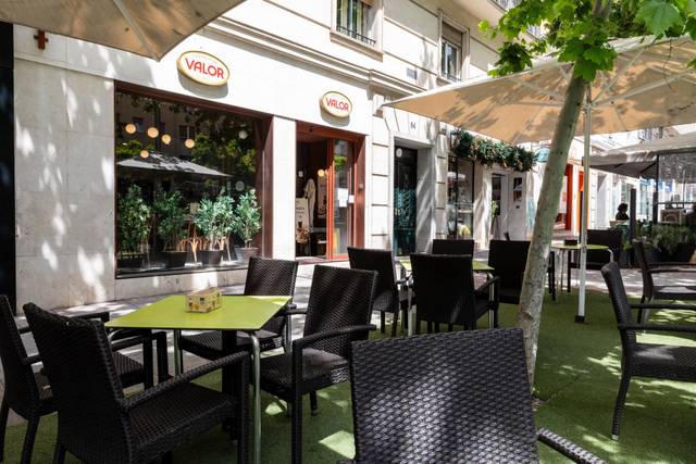 Local comercial en Alquiler en Calle CEA BERMUDEZ, 54 en Vallehermoso