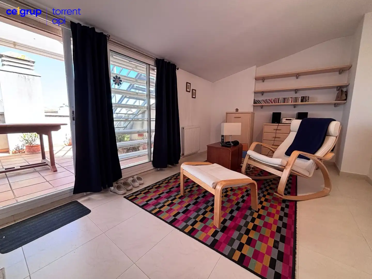 Sala d'estar de Àtic en venda en L'Escala amb Calefacció i Terrassa