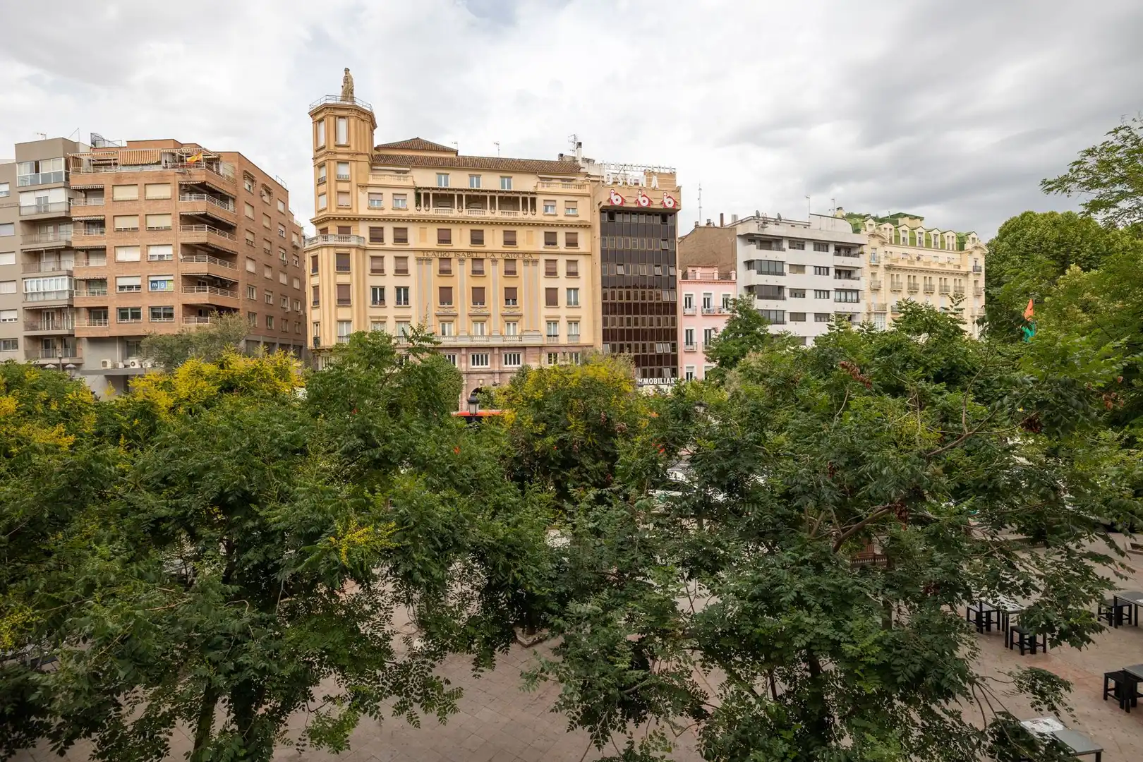 Vista exterior de Apartamento de alquiler en Granada con Aire acondicionado, Calefacción y Lavadora