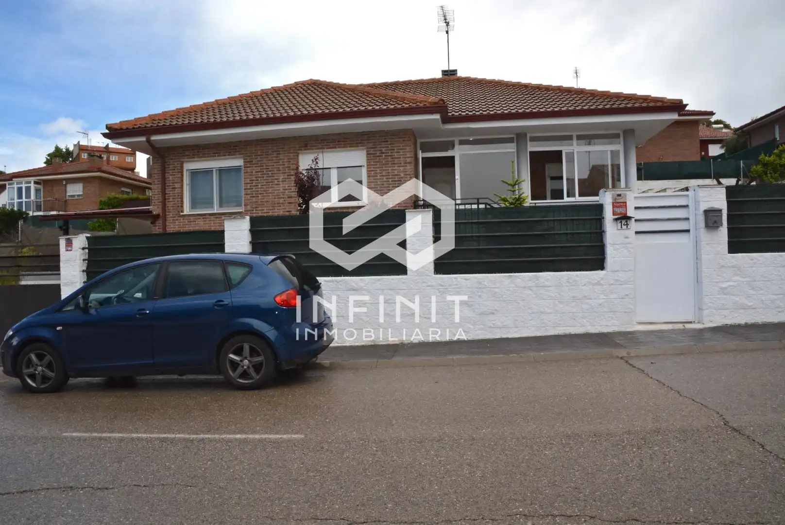 Exterior view of Houses for sale in Yebes  with Air Conditioner, Heating and Private garden