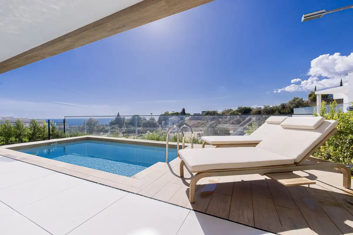 Apartamento con ascensor en venta en Río Real - Los Monteros, imagen 2