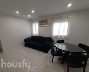 Living room of Flat to rent in  Madrid Capital  with Air Conditioner, Heating and Furnished