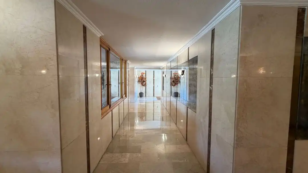 Wohnung zur Miete in Majadahonda mit Klimaanlage, Heizung und Privatgarten