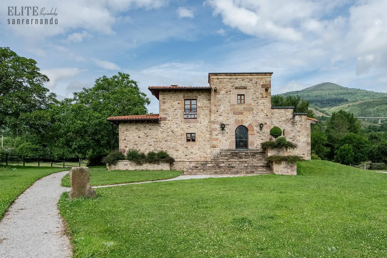 Vista exterior de Casa o chalet en venta en Bárcena de Pie de Concha con Calefacción, Jardín privado y Terraza