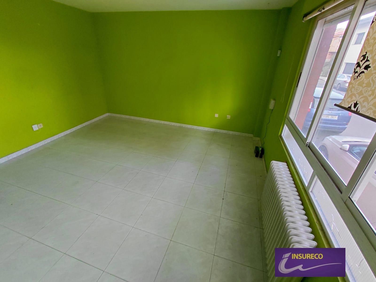 Bedroom of Flat for sale in Valverde de la Virgen  with Heating and Storage room