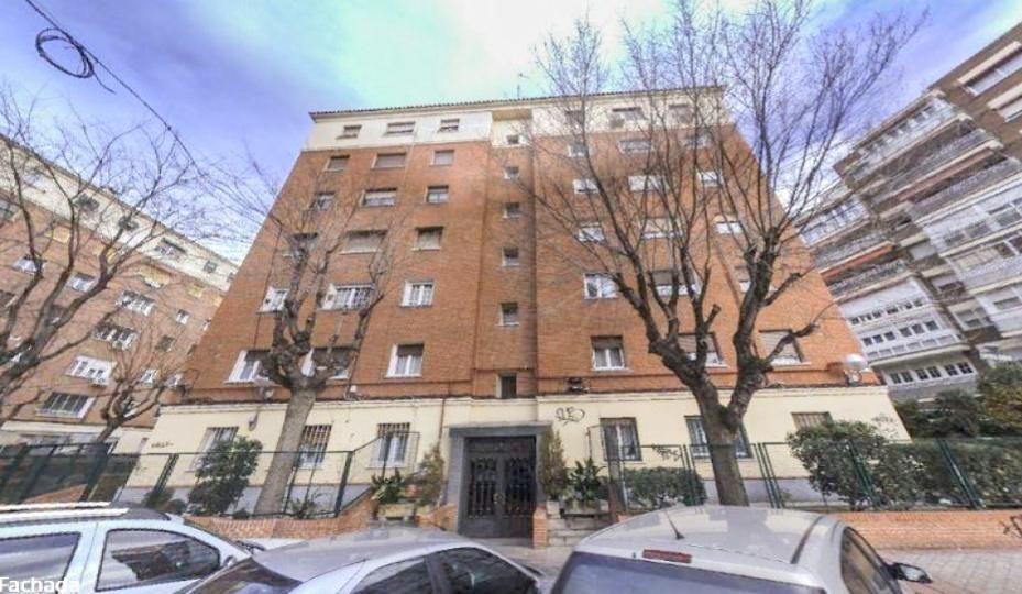 Exterior view of Flat for sale in  Madrid Capital  with Heating