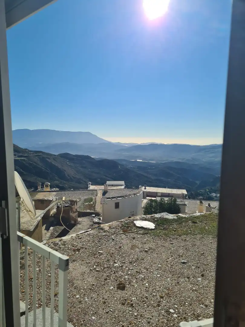 Vista exterior de Casa adosada en venta en Alpujarra de la Sierra con Aire acondicionado, Calefacción y Terraza