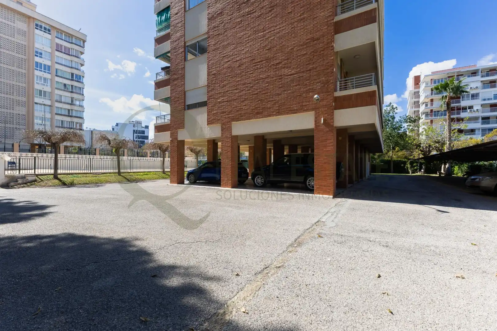 Parkplatz von Wohnung zum Verkauf in Alicante / Alacant mit Klimaanlage, Heizung und Privatgarten