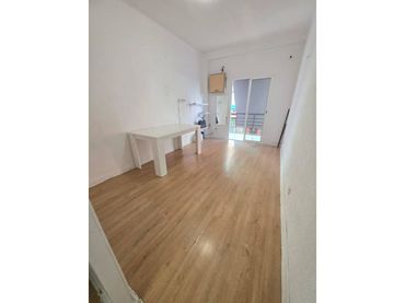 Piso con balcón en venta en Calle Profesores Hermanos Muñoz
