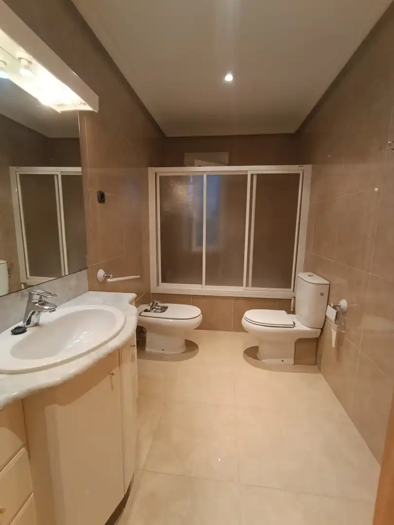 Bathroom of Houses for sale in Buendía  with Air Conditioner, Heating and Private garden