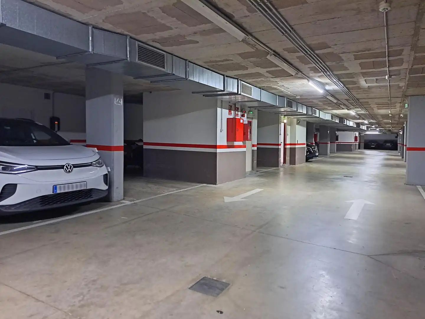 Parkplatz von Wohnungen zur Miete in Girona mit Klimaanlage, Heizung und Abstellraum