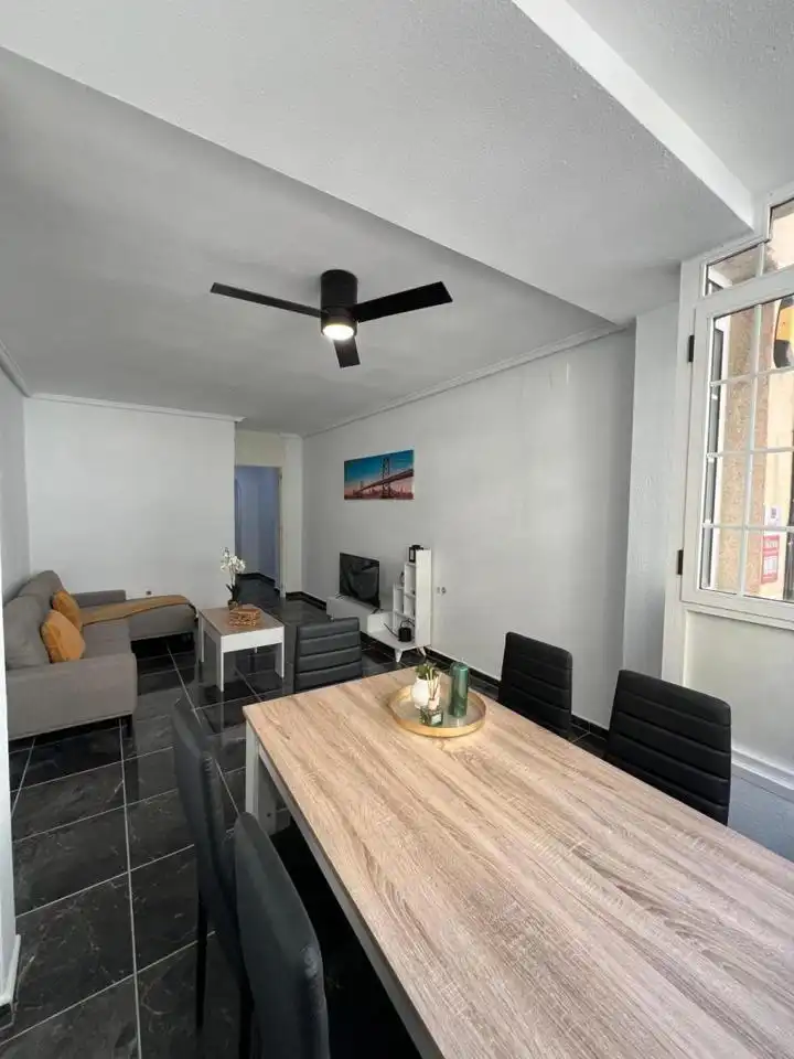 Wohnzimmer von Wohnung zur Miete in Madrid