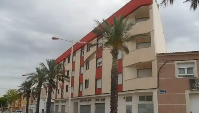 Aparcament amb ascensor en venda a Av Valencia