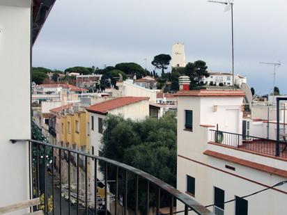 Vista exterior de Casa o xalet en venda en Sant Pol de Mar amb Balcó