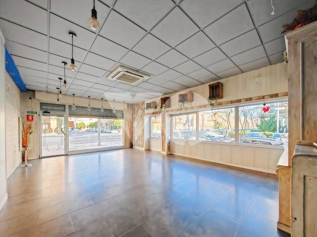 Local comercial en Venta en De Logroño en Casco Histórico de Barajas