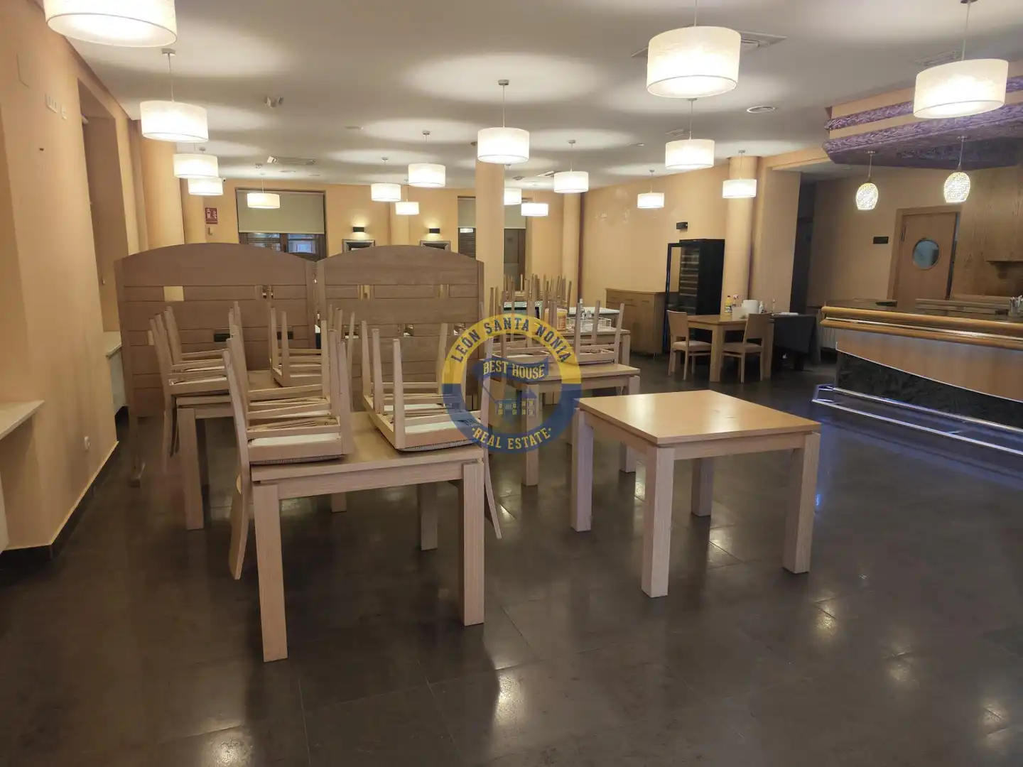 Local en venta en Villamañán