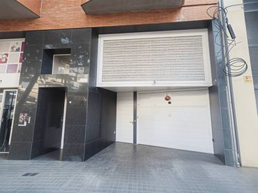Aparcament amb ascensor en venda a Carretera Barcelona 114