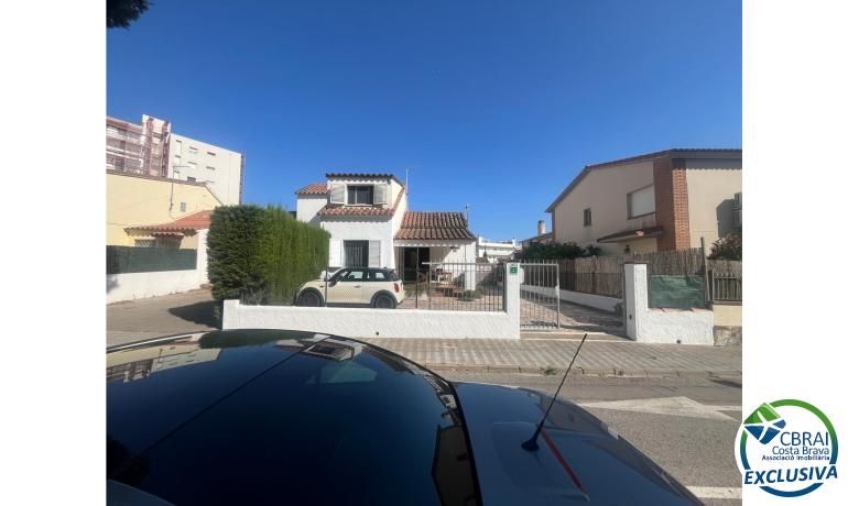 Exterior view of House or chalet for sale in Roses  with Furnished