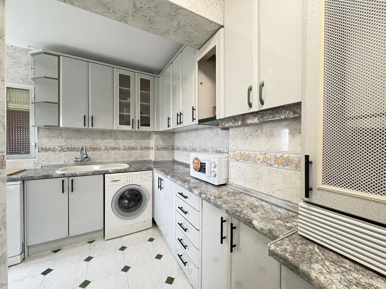 Küche von Wohnung zur Miete in Madrid mit Klimaanlage, Heizung und Abstellraum