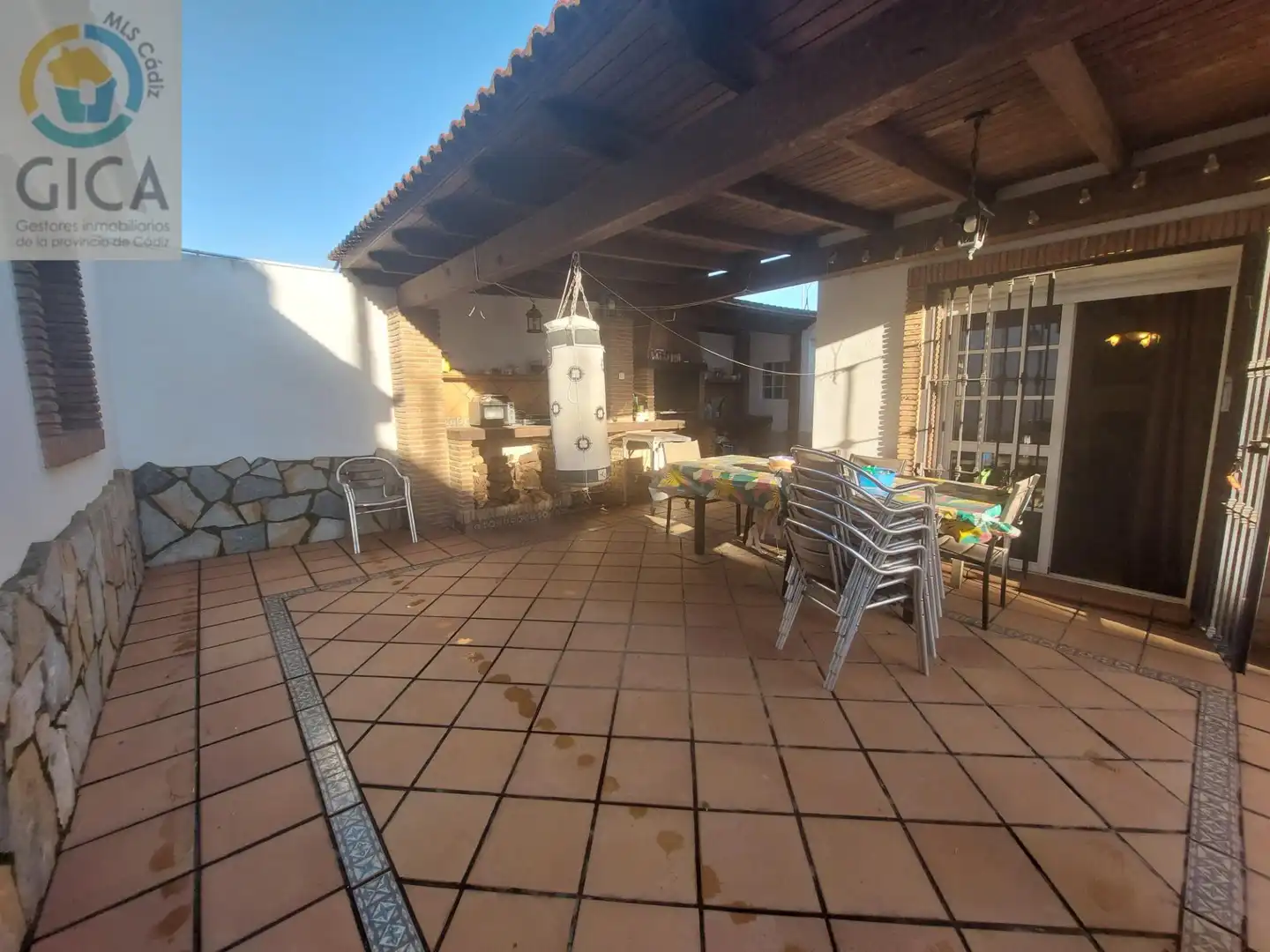 Terrassa de Casa o xalet en venda en Algeciras amb Jardí privat i Traster