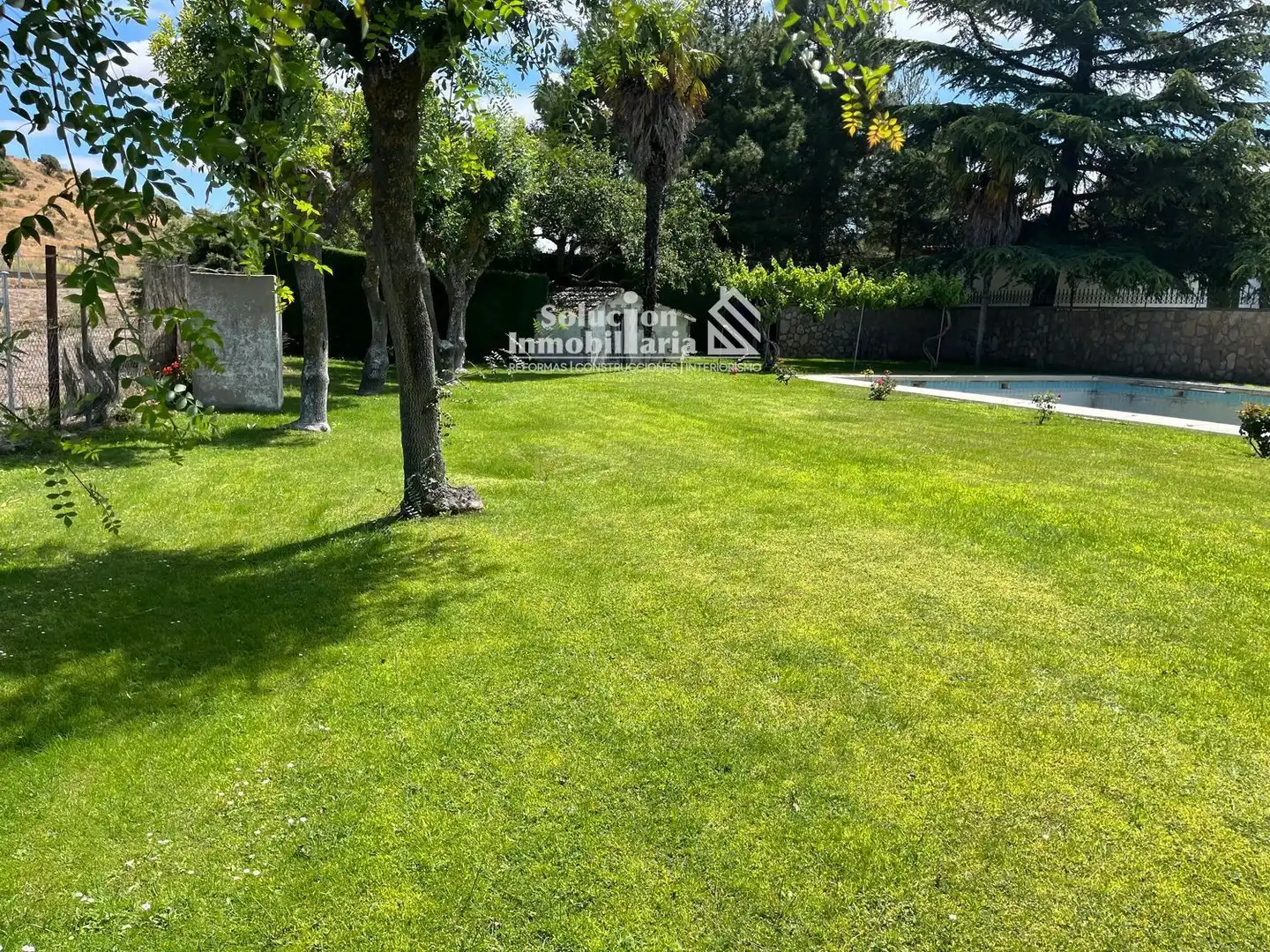 Chalet con piscina en venta en Villamayor, imagen 2