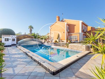 Casa con balcone in vendita a San Antonio de Benagéber