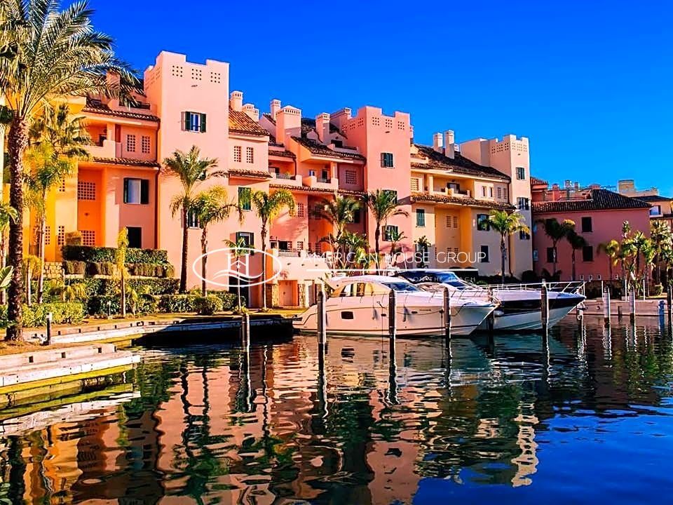 Exterior view of Flat for sale in Sotogrande  with Terrace