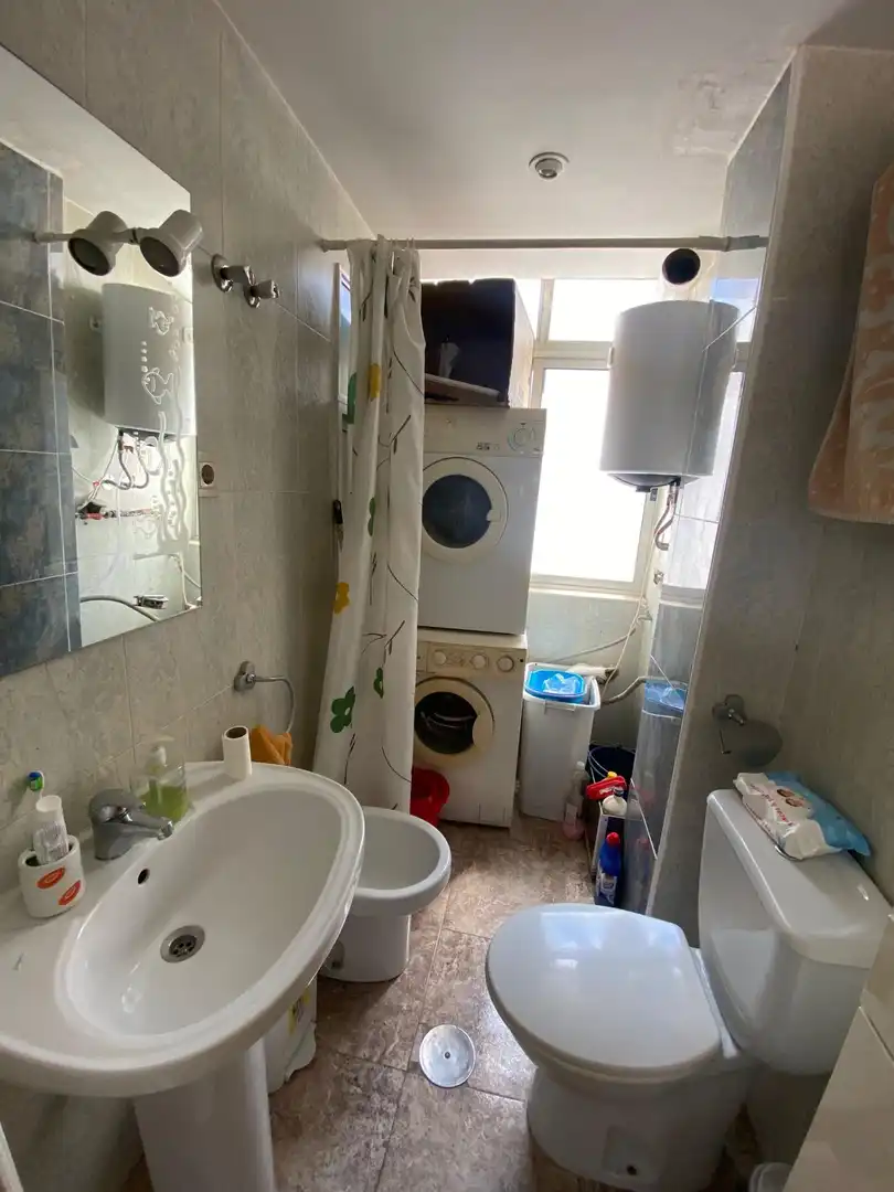 Bathroom of Flat for rent in Granada  with Air Conditioner, Heating and Furnished