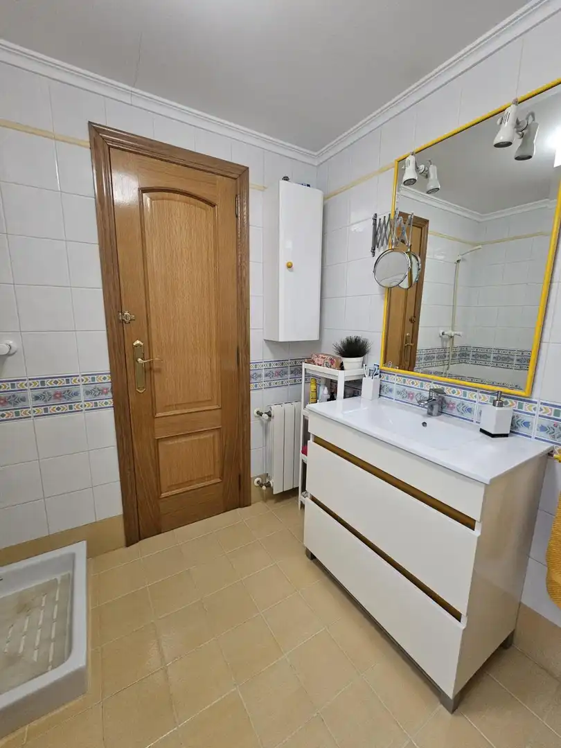 Bathroom of Houses for sale in Sueca  with Air Conditioner, Terrace and Storage room