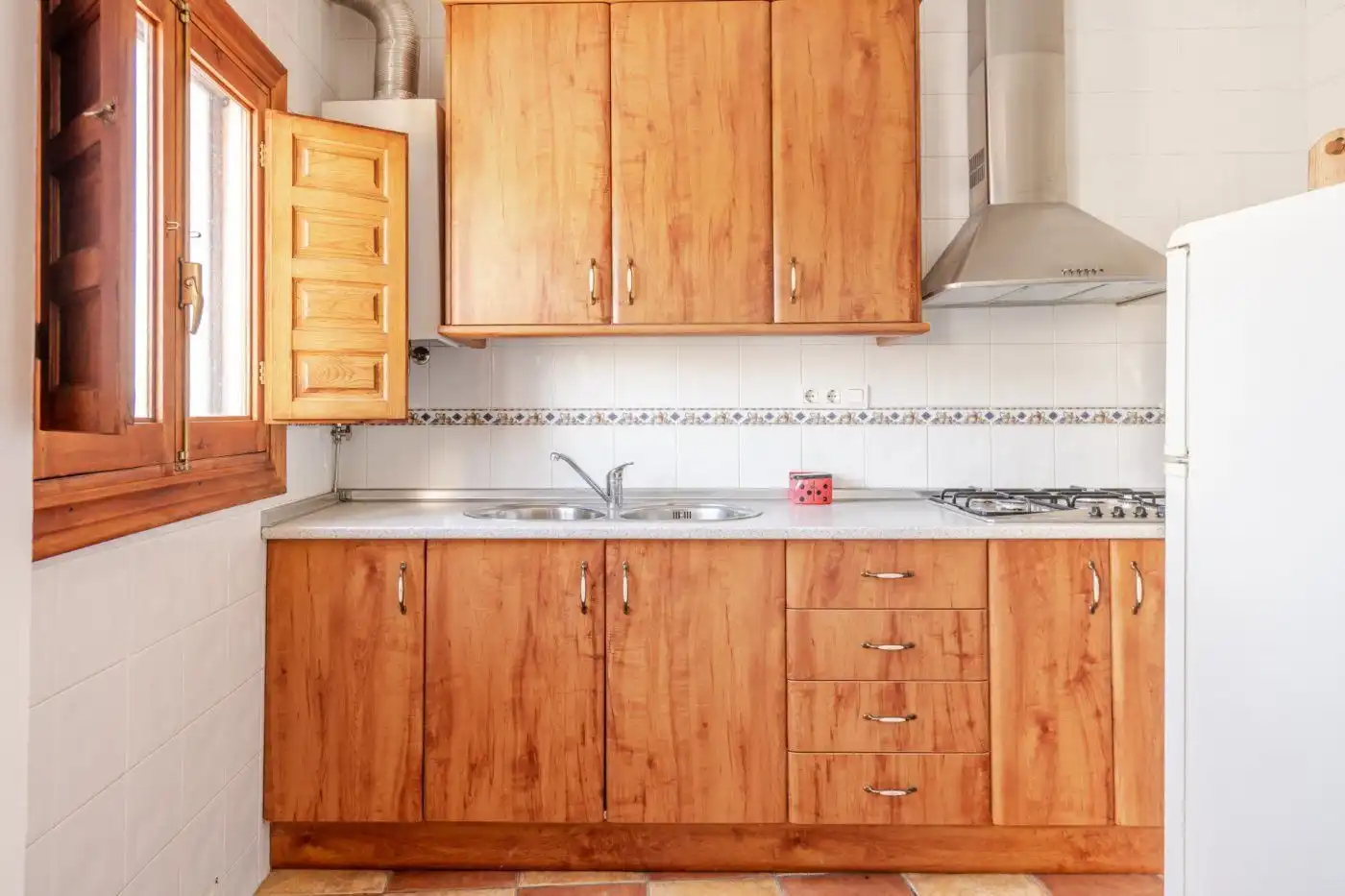 Cuina de Casa o xalet en venda en El Pinar amb Aire condicionat, Jardí privat i Terrassa