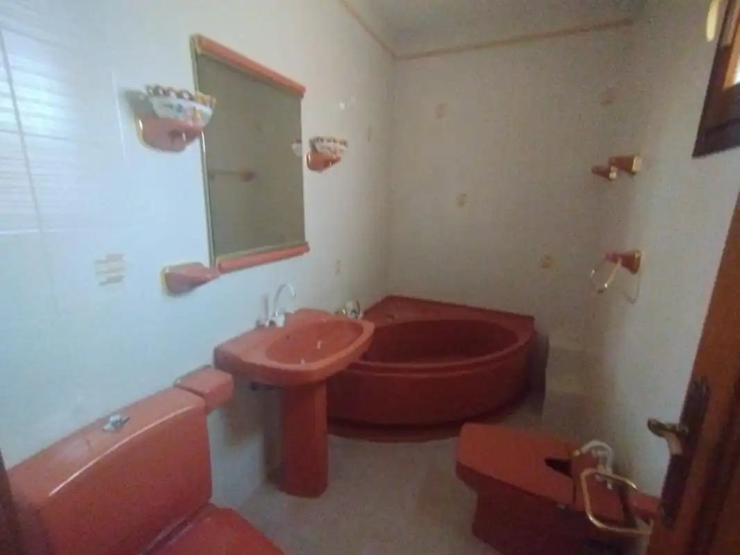 Bany de Casa o xalet en venda en Zaragoza amb Jardí privat